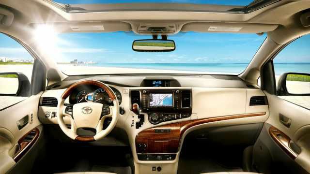 2016 Toyota Sienna Interior