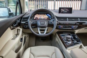 2017 Audi Q7 Interior