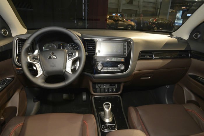 2017 Mitsubishi Outlander Interior