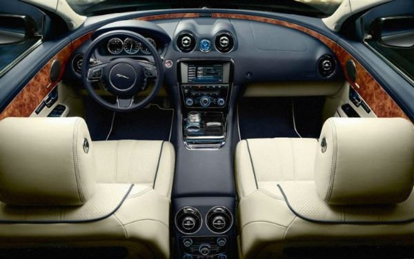 2018 Jaguar XJ Interior