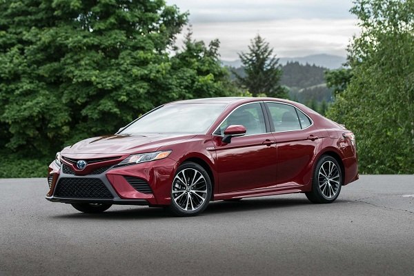 2018 Toyota Camry Pictures