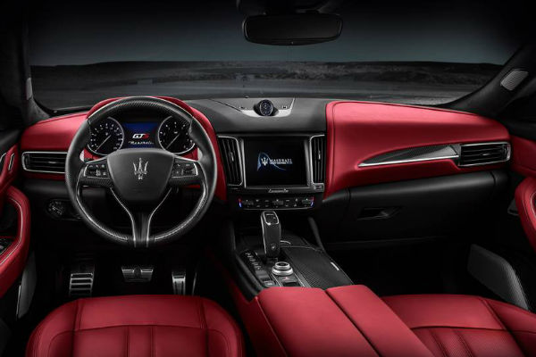 2020 Maserati Levante Granlusso Interior