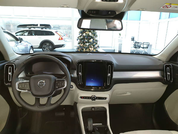 2020 Volvo XC40 Interior