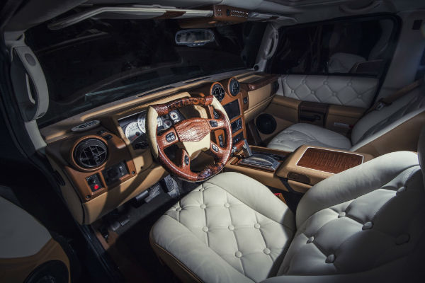 Hummer H2 2021 Interior