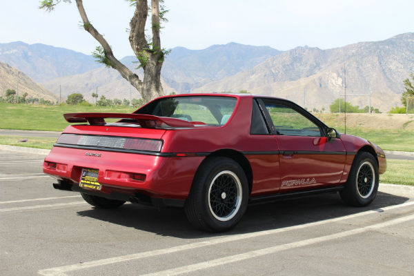 Pontiac Fiero 2021