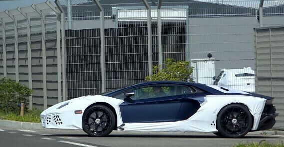 2022 Lamborghini Aventador SJ