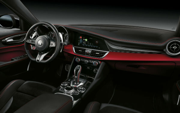 2022 Alfa Romeo Giulia Interior