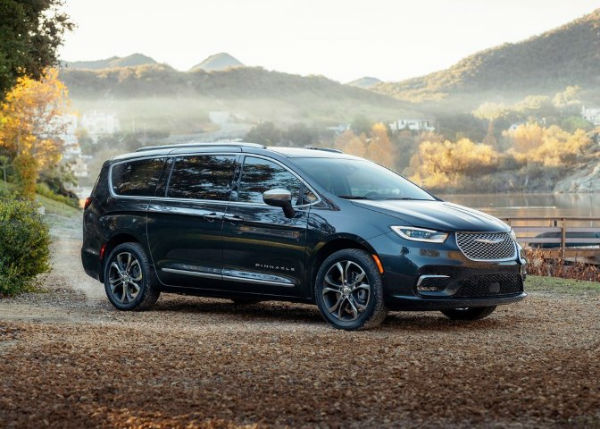 2022 Chrysler Pacifica Hybrid AWD