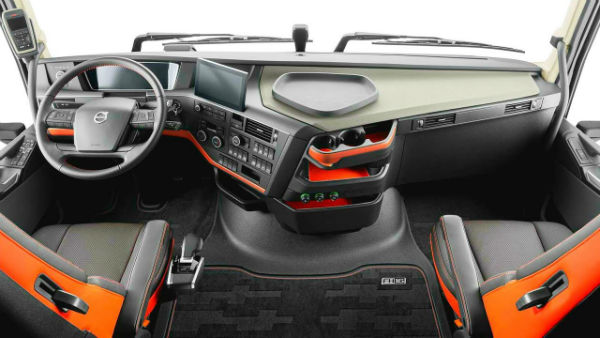 022 Volvo Semi Truck Interior