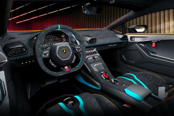 2023 Lamborghini Huracan Interior