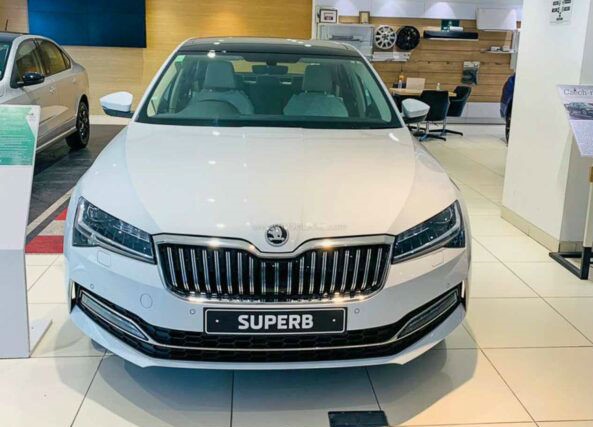 2023 Skoda Superb Car