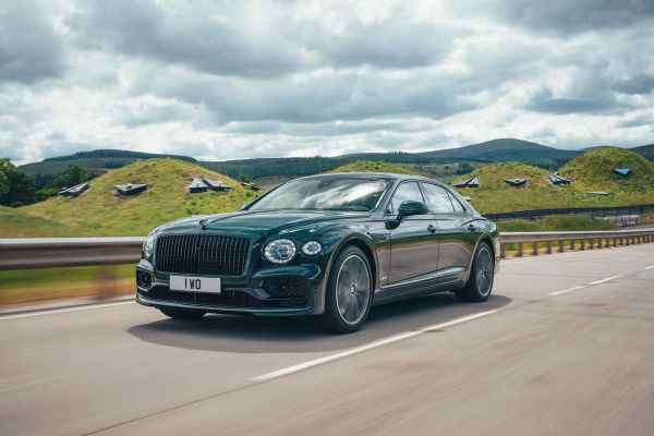 Bentley Flying Spur Hybrid