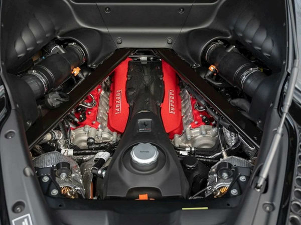 Ferrari SF90 Engine