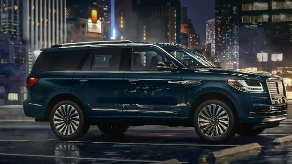 2023 Lincoln Navigator Hybrid