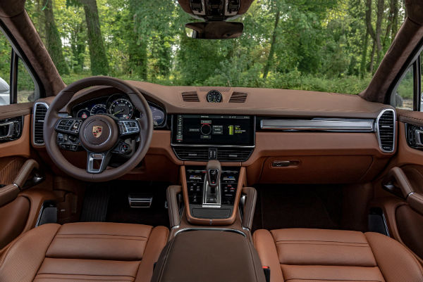 2023 Porsche Cayenne Interior