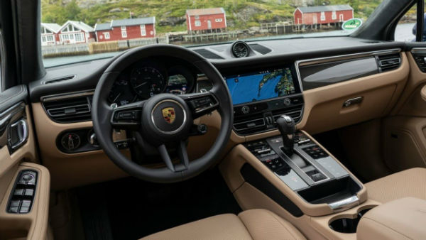 2023 Porsche Macan Interior