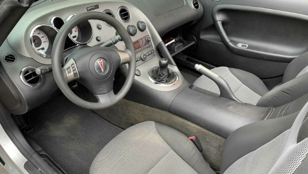 Pontiac Solstice Interior