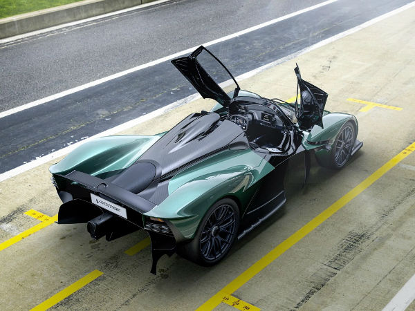 Aston Martin Valkyrie 2023