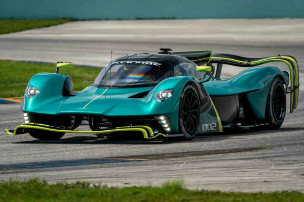 Aston Martin Valkyrie AMR