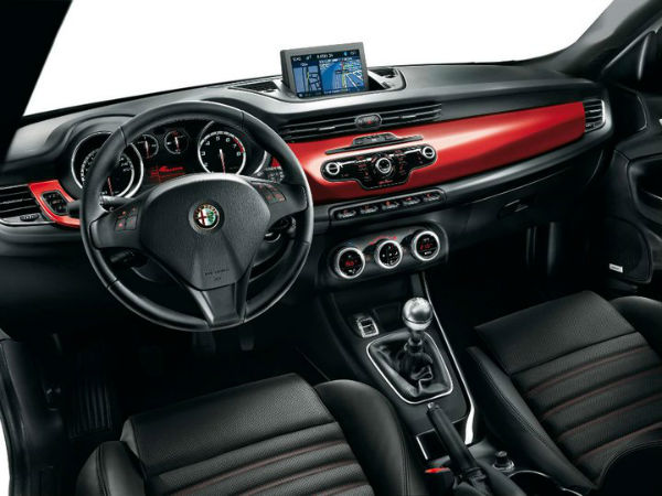 2024 Alfa Romeo Giulietta Interior