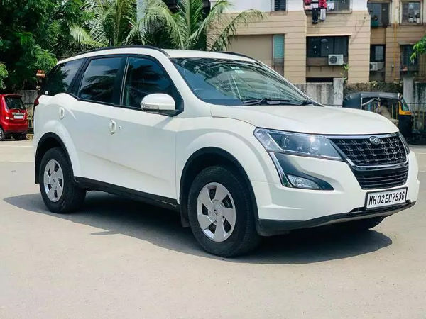 2024 Mahindra XUV500 W7