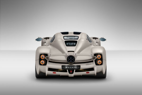 Pagani Utopia 2024