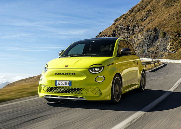 2023 Fiat 500C Abarth Car