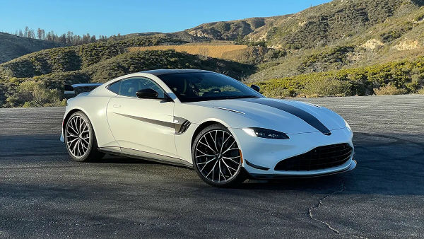 2024 Aston Martin Vantage Car