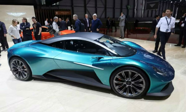 Aston Martin Vantage 2024