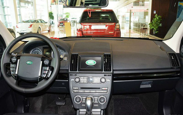 2023 Land Rover Freelander Interior