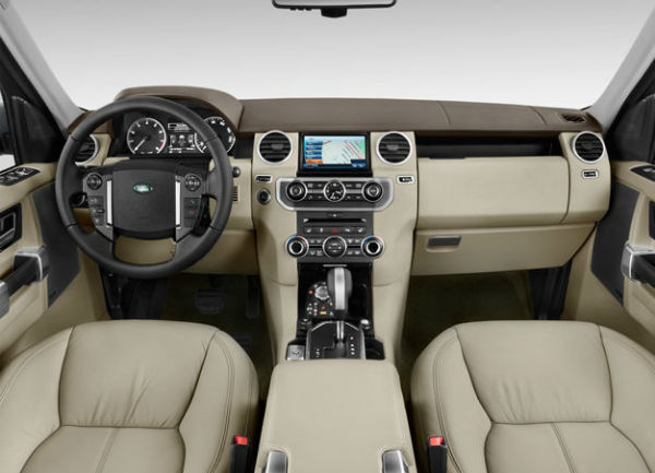 2023 Land Rover LR4 Interior