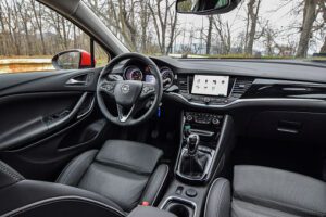 2018 Opel Astra Interior