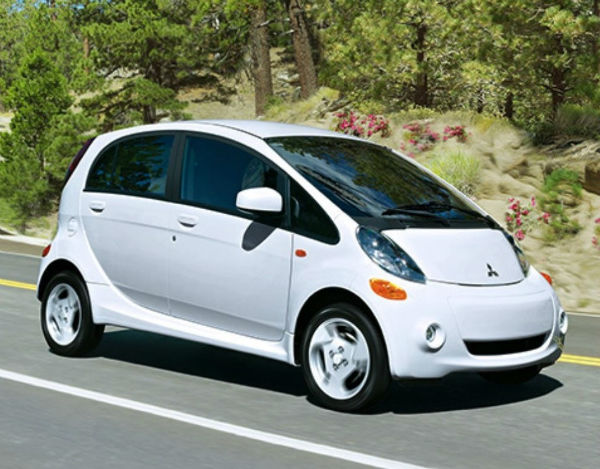 2023 Mitsubishi i-MiEV Car