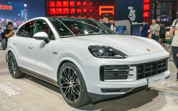 2024 Porsche Cayenne Hybrid