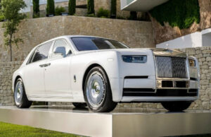 2024 Rolls-Royce Phantom UK