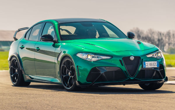 2025 Alfa Romeo Giulia Quadrifoglio