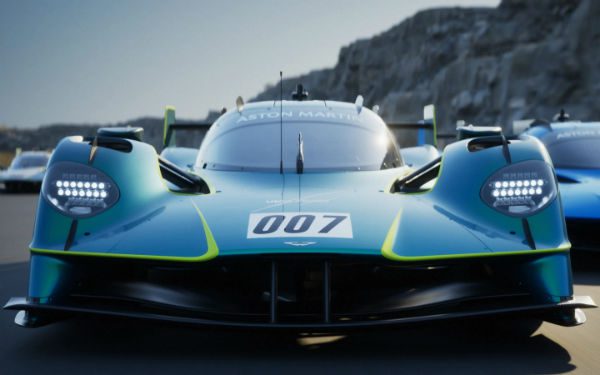 2027 Aston Martin Valkyrie Hypercar