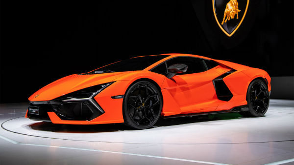 2025 Lamborghini Revuelto Car