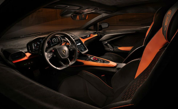 2025 Lamborghini Revuelto Interior