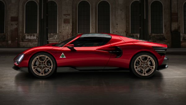 2025 Alfa Romeo 33 Stradale Car