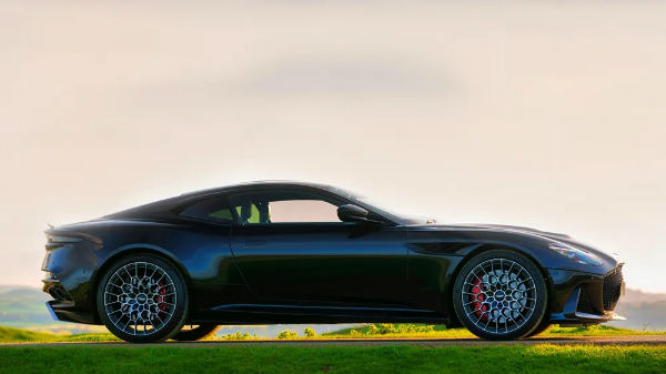 2025 Aston Martin DBS 770 Volante