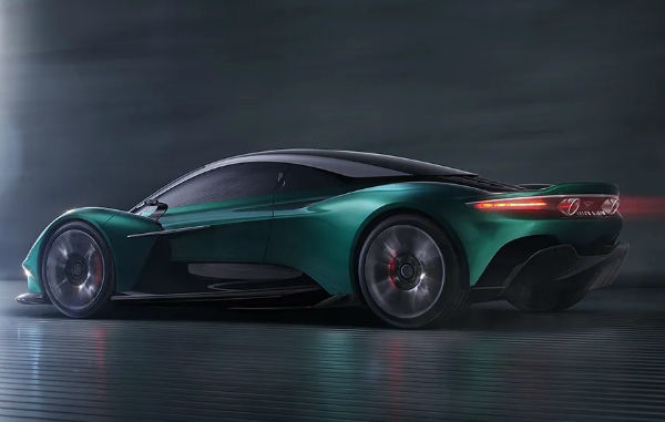 2025 Aston Martin Vanquish Hybrid