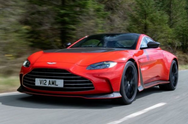2025 Aston Martin Vantage Car