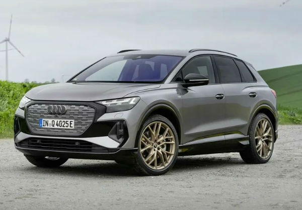 2025 Audi Q4 e-Tron Black Edition