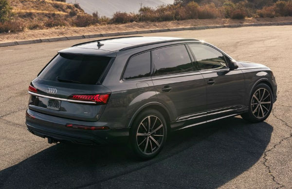 2025 Audi Q7 Hybrid