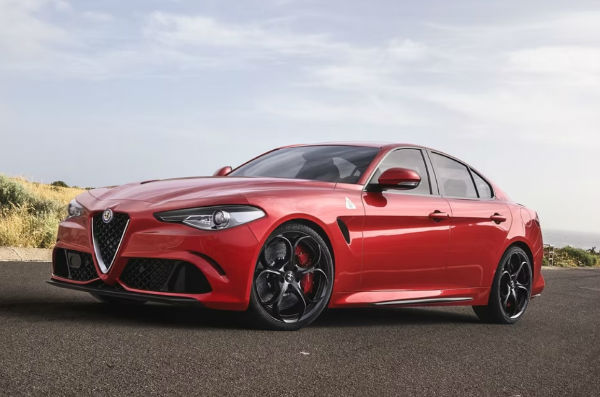 Alfa Romeo Giulia Quadrifoglio 2025