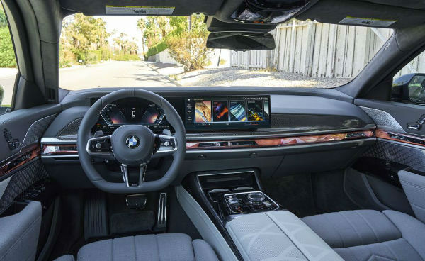 2025 BMW 7 Series Interior