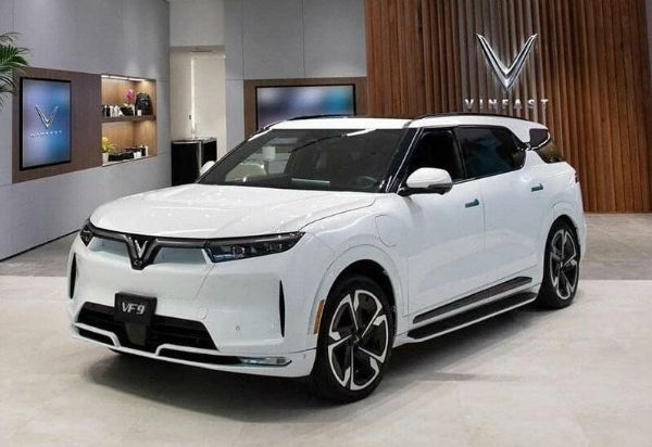 2025 VinFast VF9 Plus