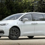 Chrysler Pacifica 2025 EV Car