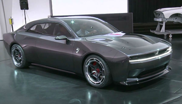 Dodge Challenger 2025 EV